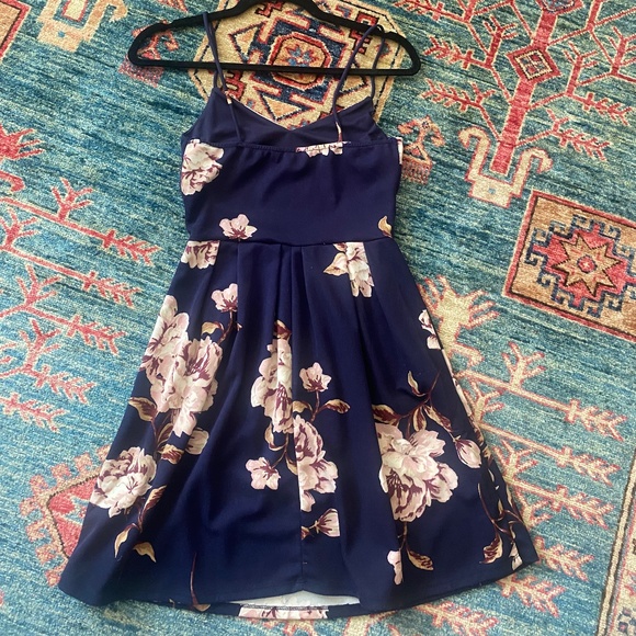 Small floral dress - Picture 1 of 3